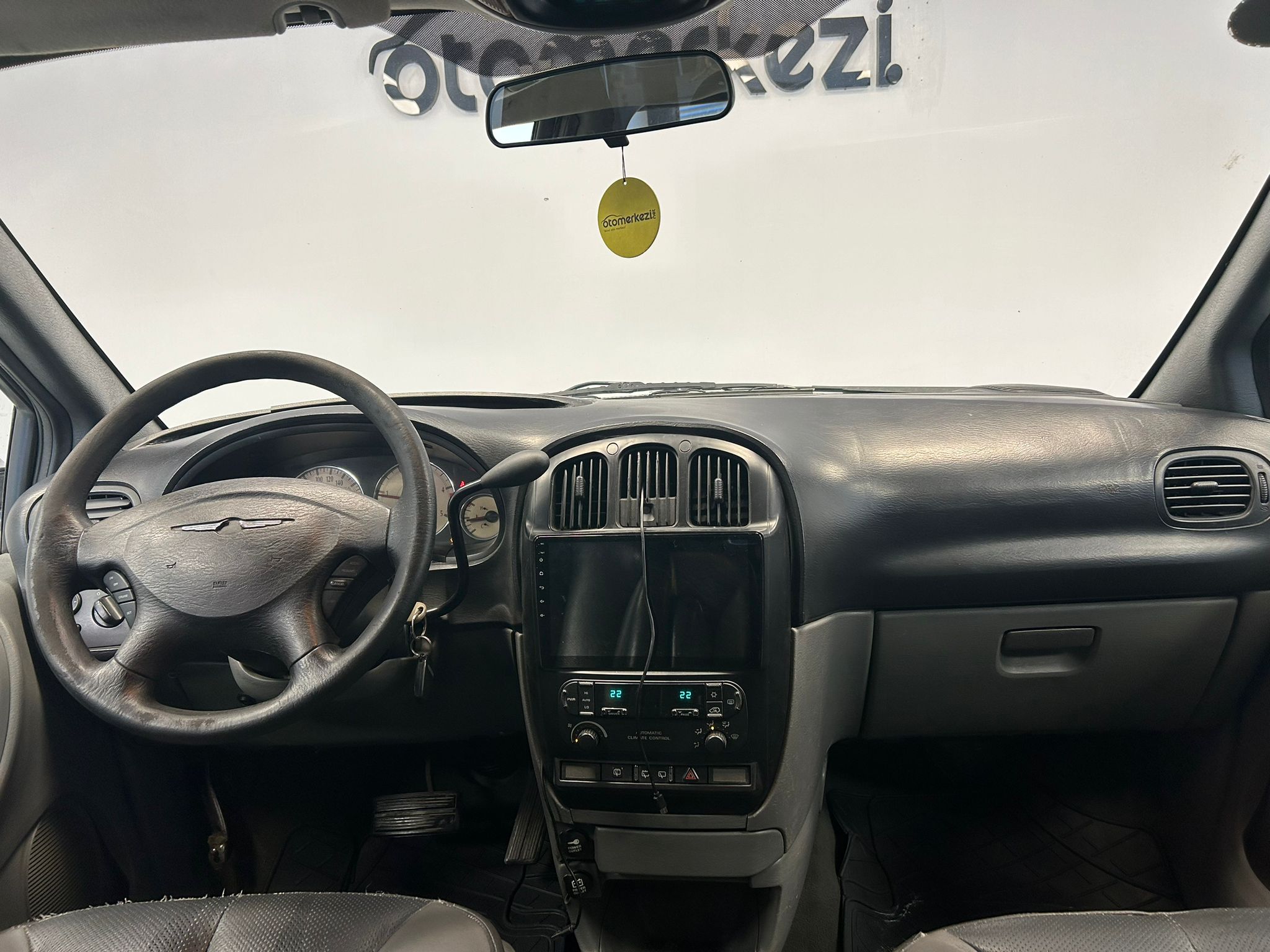 CHRYSLER GRAND 18